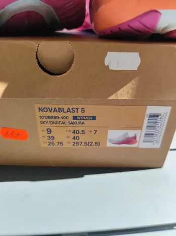 Asics Novablast 5 bike d'occasion — image 4 sur 5