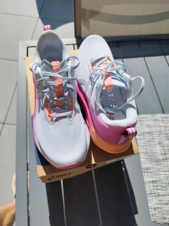 Asics Novablast 5 bike d'occasion — image 5 sur 5