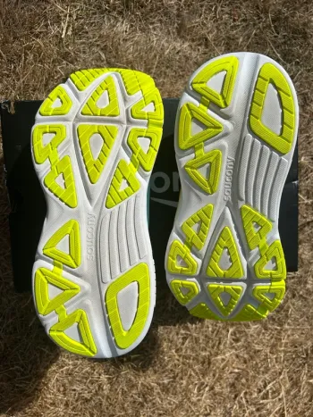 Tweedehands Saucony Guide 19 2026 bike — afbeelding 6 van 8