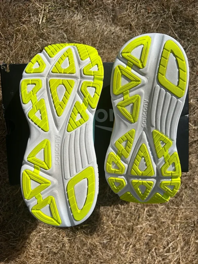 Tweedehands Saucony Guide 19 2026 bike — afbeelding 6 van 8