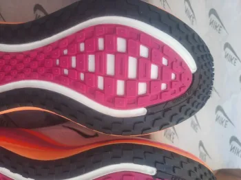 Tweedehands Nike Vomero Plus Run bike — afbeelding 11 van 11