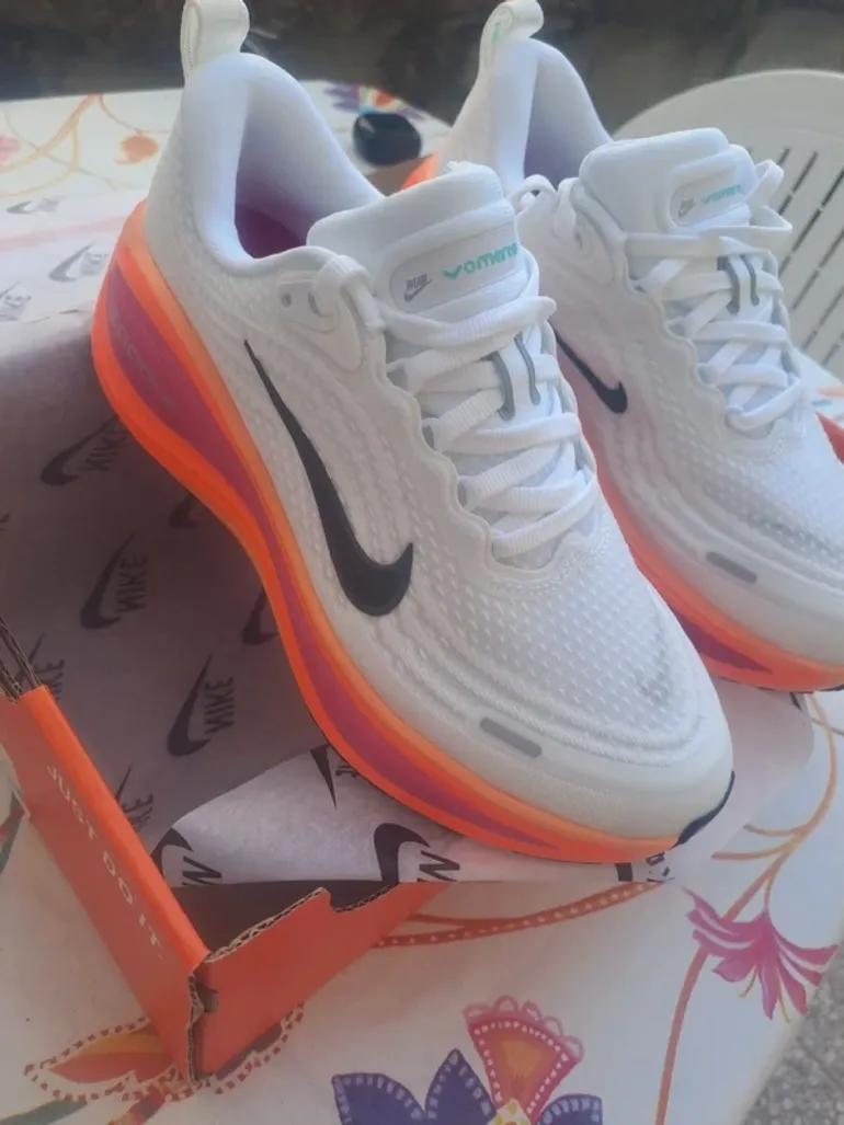 Tweedehands Nike Vomero Plus Run bike — afbeelding 5 van 11