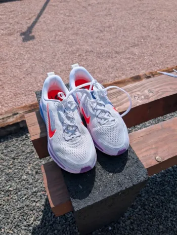 Used Nike Vomero 18 Running Shoes
