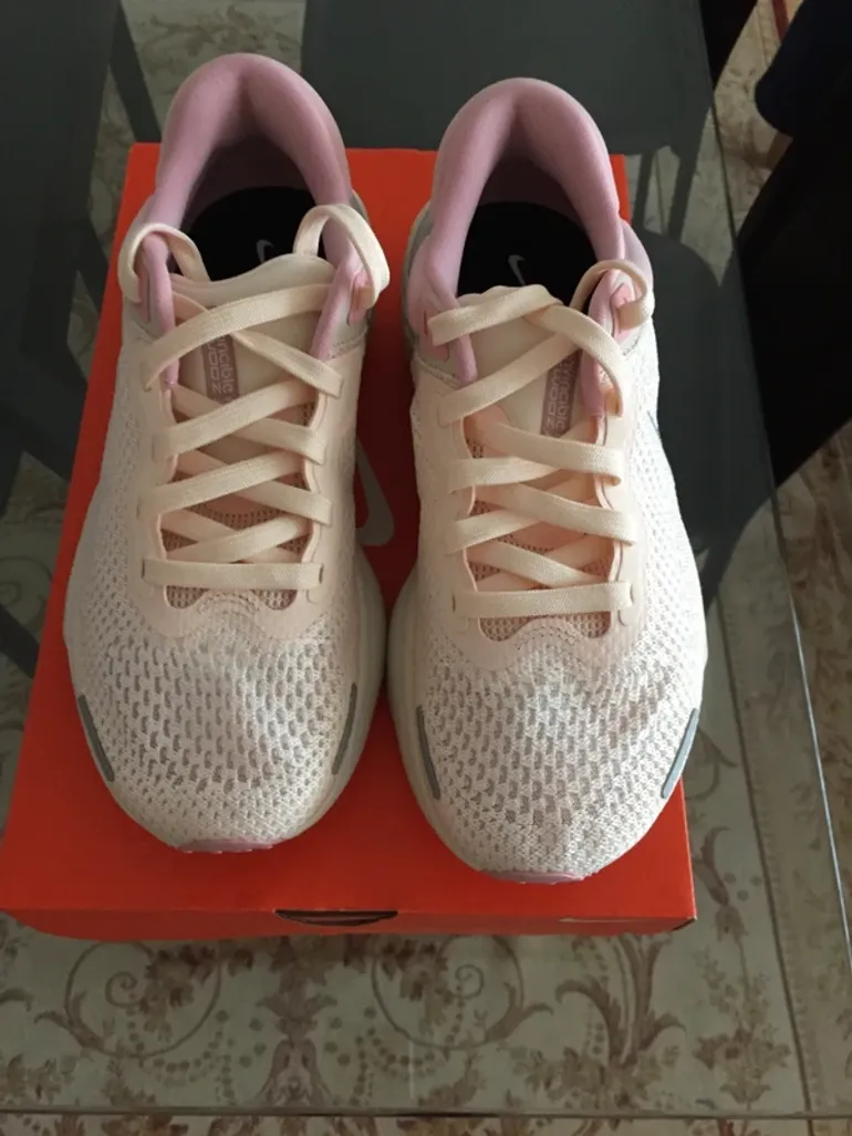 Used Nike ZoomX Invincible Run FK bike — image 2 of 8