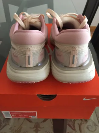 Used Nike ZoomX Invincible Run FK bike — image 3 of 8
