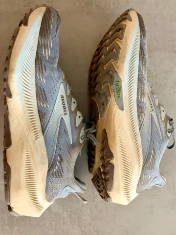 Brooks Ghost Trail Running Shoes usato