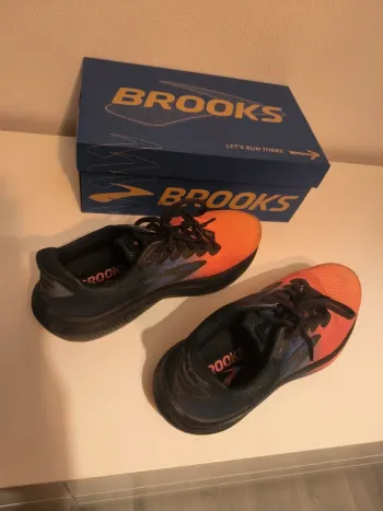 Used Brooks Ghost 17 2026 bike — image 2 of 8