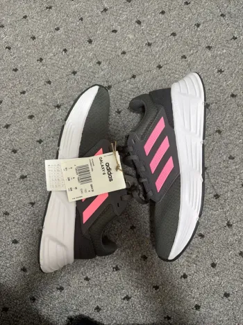 Used Adidas Lauf- & Sportschuhe Running Shoes