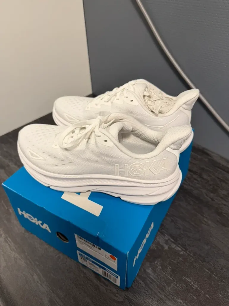Used Hoka Clifton 9 bike — image 8 of 9