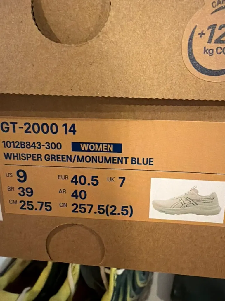 Použité Asics Novablast bike — obrázek 2 z 4