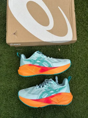 Used Orange Novablast 5 LE Running Shoes