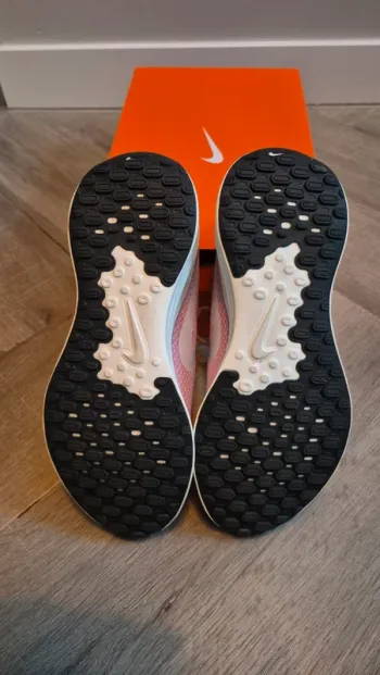 Używany Nike Revolution 7 bike — zdjęcie 3 z 4