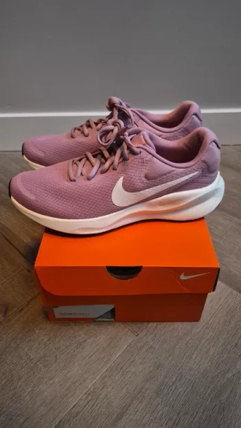 Używany Nike Revolution 7 Running Shoes