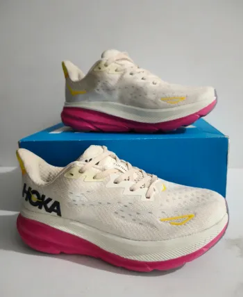 Hoka Shoes Running Shoes usato