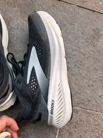 Used Brooks Glycerin 23 GTS bike — image 3 of 7