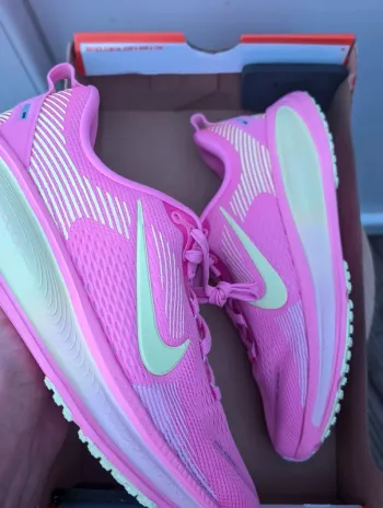 Gebrauchtes Rose Vomero 18 Running Shoes