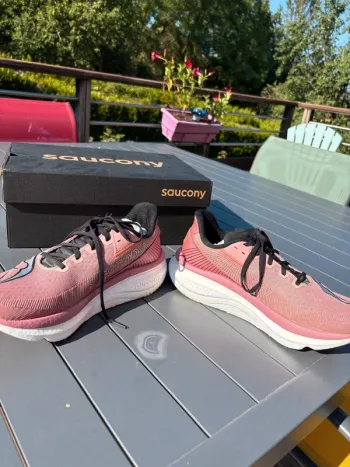 Used Saucony Endorphin Azura bike — image 3 of 9