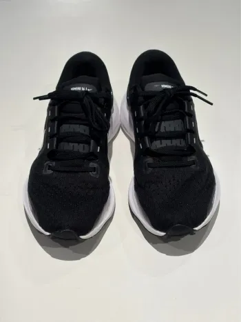 Used Nike Vomero 16 Running Shoes