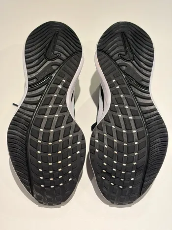 Used Nike Vomero 16 bike — image 4 of 4