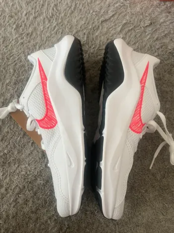 Käytetty Nike Leggend Essential 3 bike — kuva 3 / 7