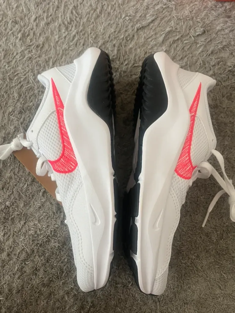 Käytetty Nike Leggend Essential 3 bike — kuva 3 / 7