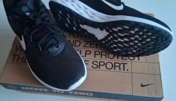 Używany Nike Revolution 6 NN bike — zdjęcie 2 z 4