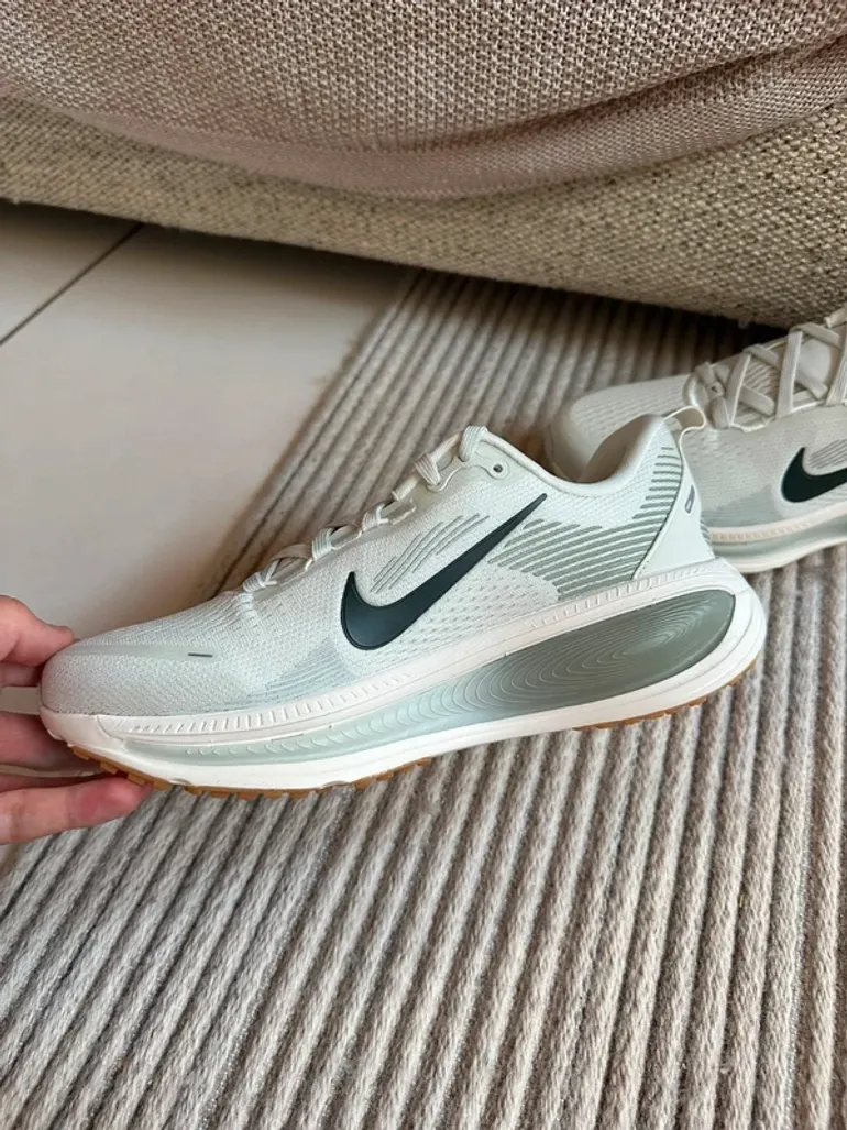Tweedehands Nike Vomero 18 bike — afbeelding 3 van 6