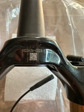 Fox Factory Live Valve Fork bike usato — immagine 5 di 6