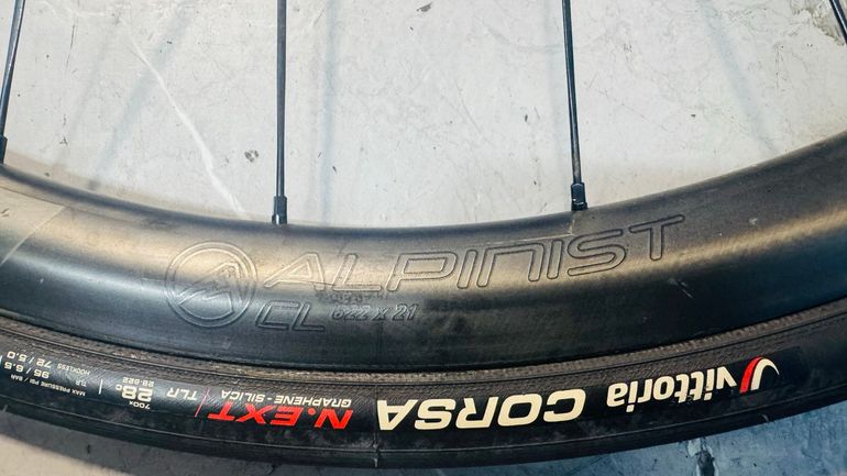 Used Roval Wheelset bike — image 6 of 7