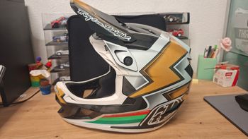 Gebrauchtes Troy Lee Designs D4 Helmet 2025 Cycling Accessories