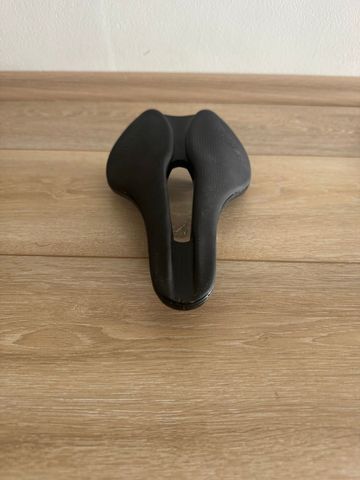 Used Selle Italia X Superflow Saddle Saddles & Seatposts