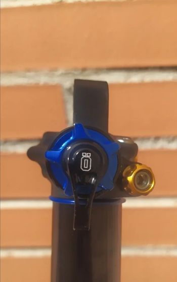 Gebrauchtes Öhlins TX2C Air 2024 bike — Bild 8 von 10