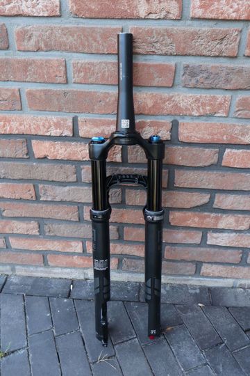 Used Fox Float Performance Elite Stepcast 32 Fit4 2020 bike — image 2 of 7