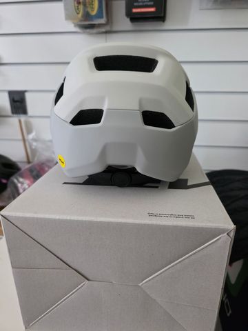 Tweedehands MET Terræ Helmet 2026 bike — afbeelding 3 van 5