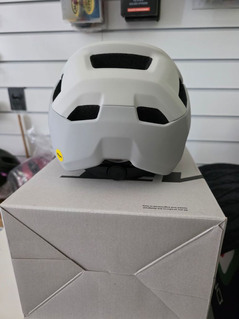 Brugt MET Terræ Helmet 2026 bike — billede 3 af 5