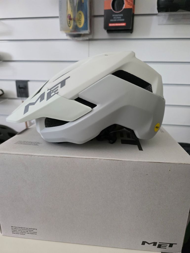 Brugt MET Terræ Helmet 2026 bike — billede 2 af 5