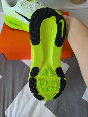 Used Nike Vomero 18 bike — image 11 of 14