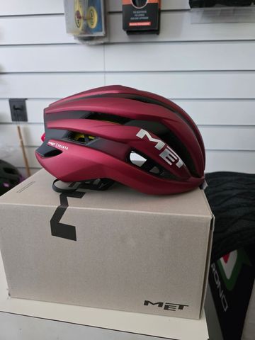 Brugt MET Trenta MIPS Helmet 2024 bike — billede 3 af 5