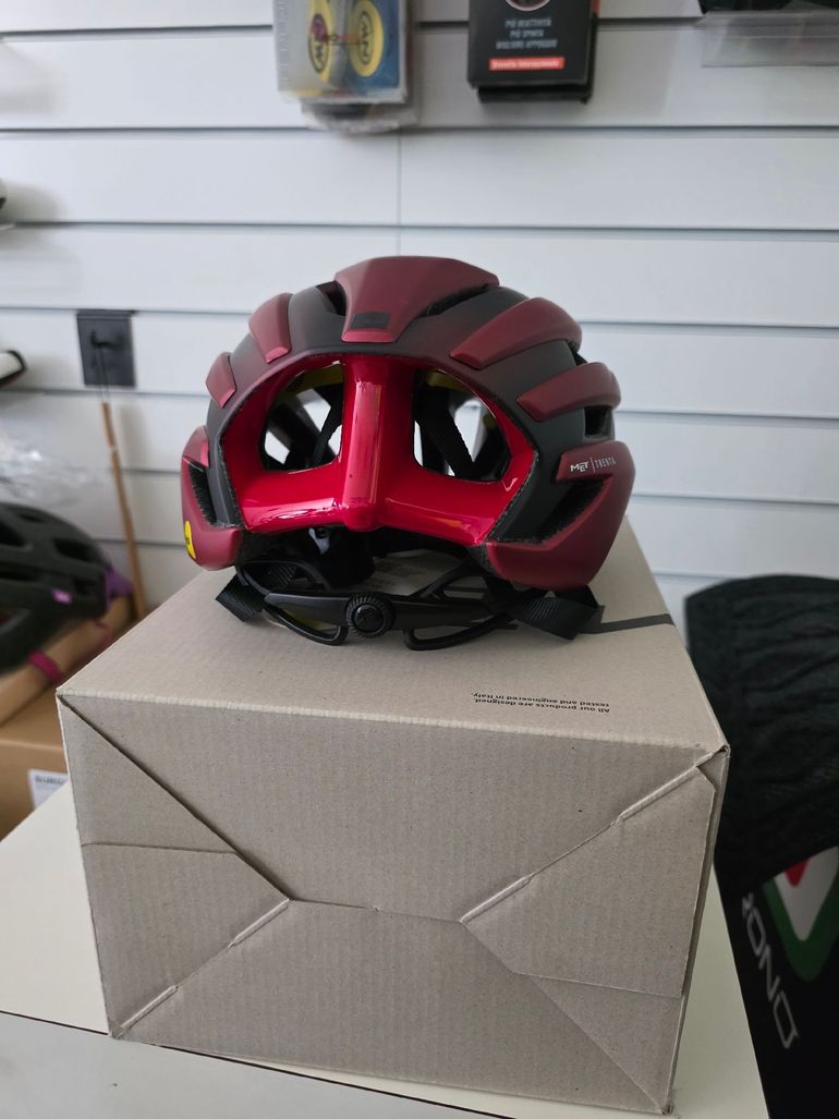 Brugt MET Trenta MIPS Helmet 2024 bike — billede 4 af 5