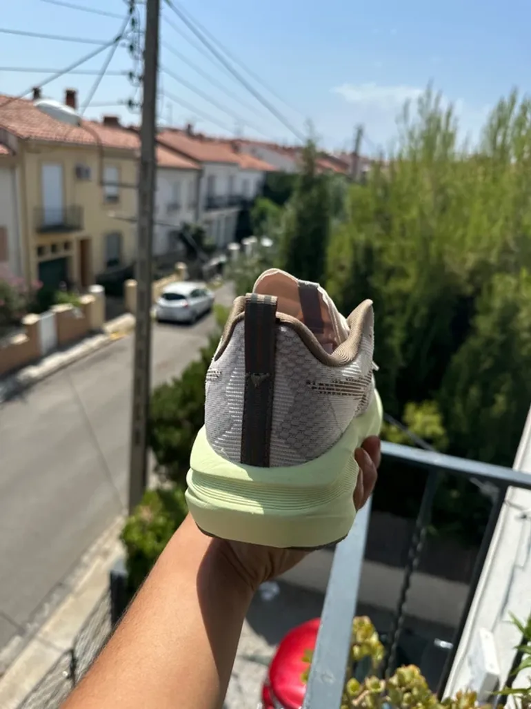 Asics Novablast 5 bike d'occasion — image 3 sur 5