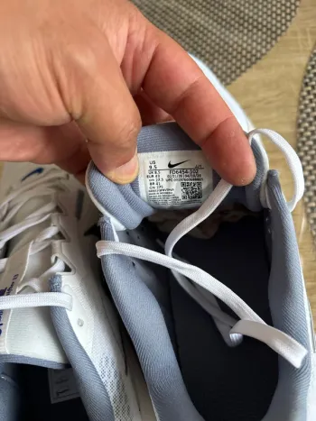 Nike Running Shoes bike usato — immagine 4 di 6