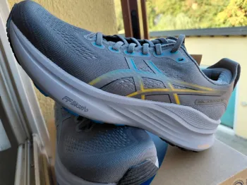 Gebrauchtes Scarpa Kayano 32 Running Shoes