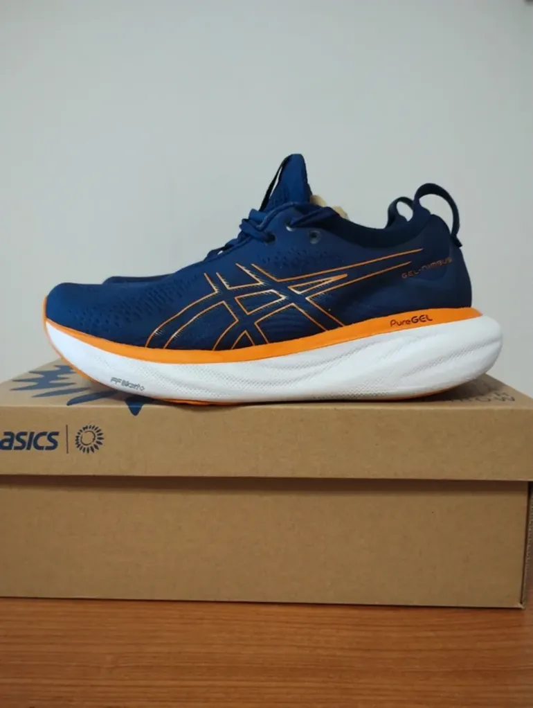 Used Asics Gel Nimbus 25 bike — image 2 of 6