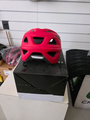 Used MET Echo Helmet 2024 bike — image 4 of 4