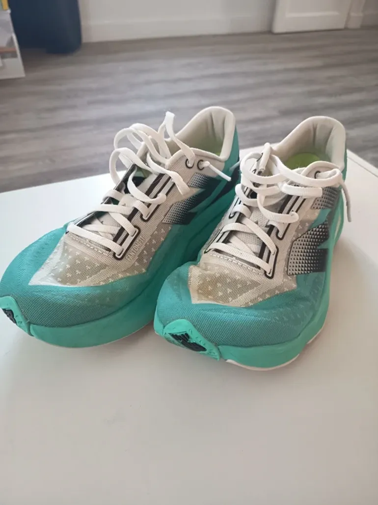 Używany New Balance Rebel V4 bike — zdjęcie 2 z 5
