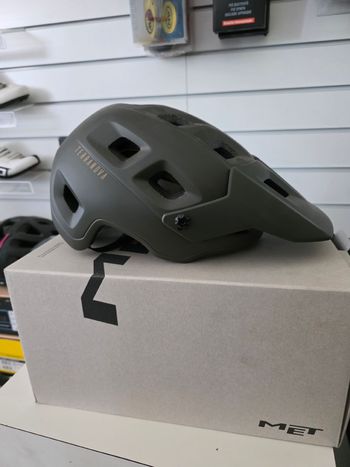Brugt MET Terranova MIPS Helmet 2024 bike — billede 5 af 5