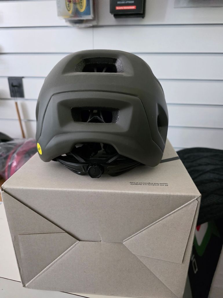 Brugt MET Terranova MIPS Helmet 2024 bike — billede 3 af 5