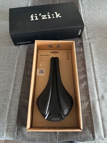 Used Fizik Antares Versus Evo Adaptive Saddles & Seatposts