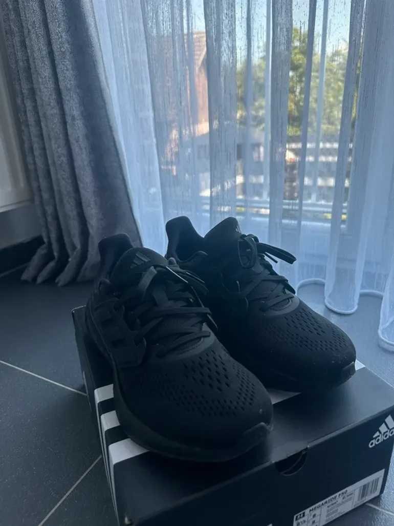 Used Adidas Ultra Boost bike — image 5 of 6