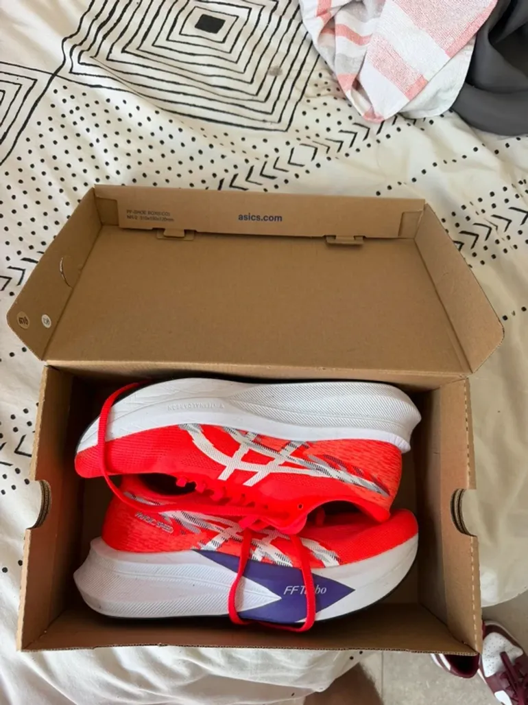 Tweedehands Asics Magic Speed 4 bike — afbeelding 2 van 4